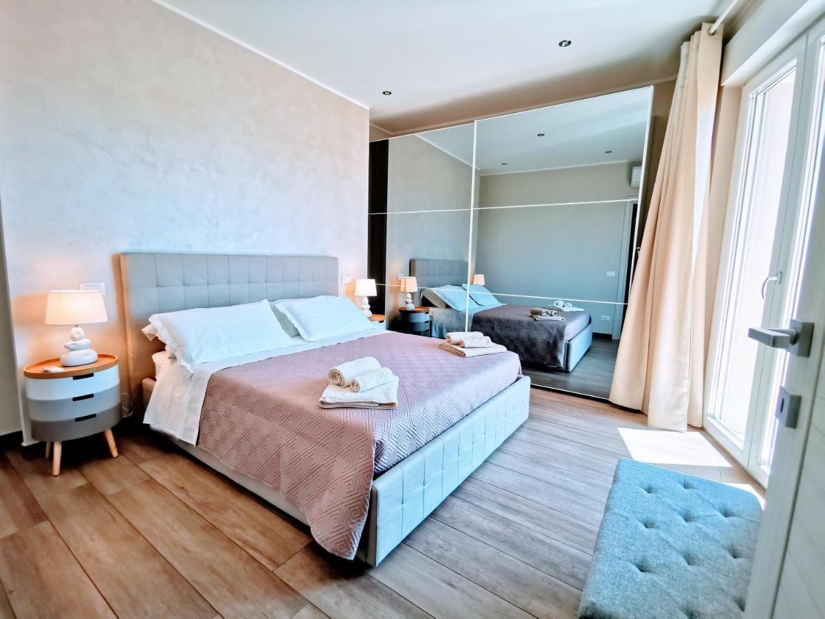 Attico Belvedere Centralissimo Vista Mare Apartment แตร์โมลิ ภายนอก รูปภาพ